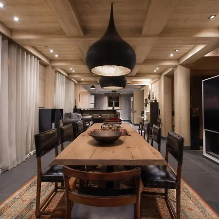 شقة ميغوي لوكشري ليفنغ آند سبا *****، *