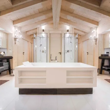 ميغوي لوكشري ليفنغ آند سبا *****، شقة