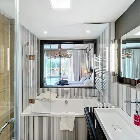 ميغوي لوكشري ليفنغ آند سبا *****، شقة كرانز مونتانا